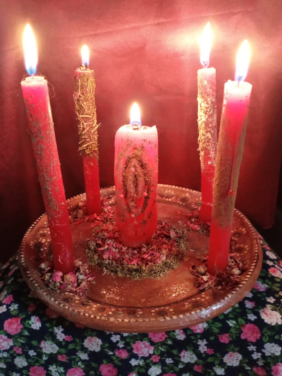 Altar ceremonial de Vagina dominada con velación de atracción íntima